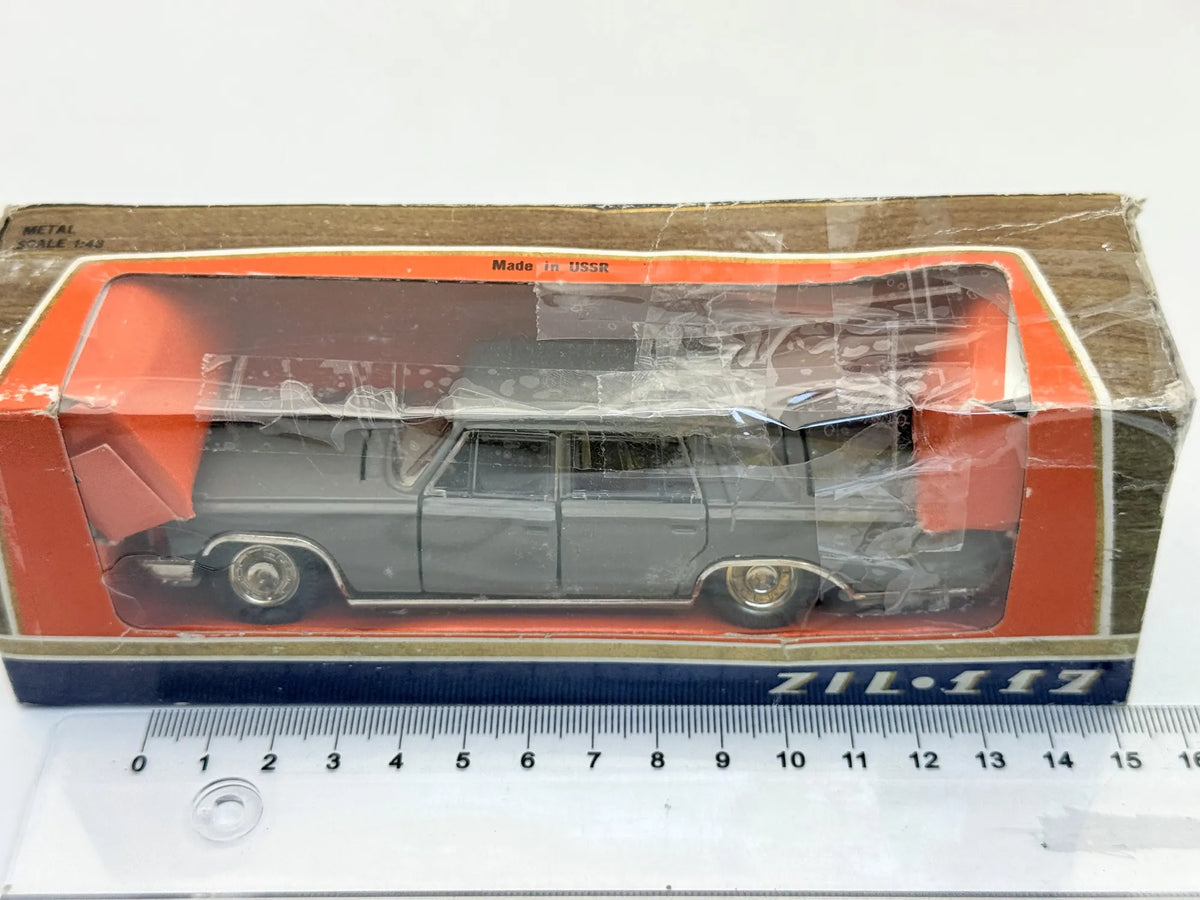 Limuzyna ZIL-117 Автомобили Ссср Saratov '80 Szary 1:43 Made in ZSRR – zdjęcie 5