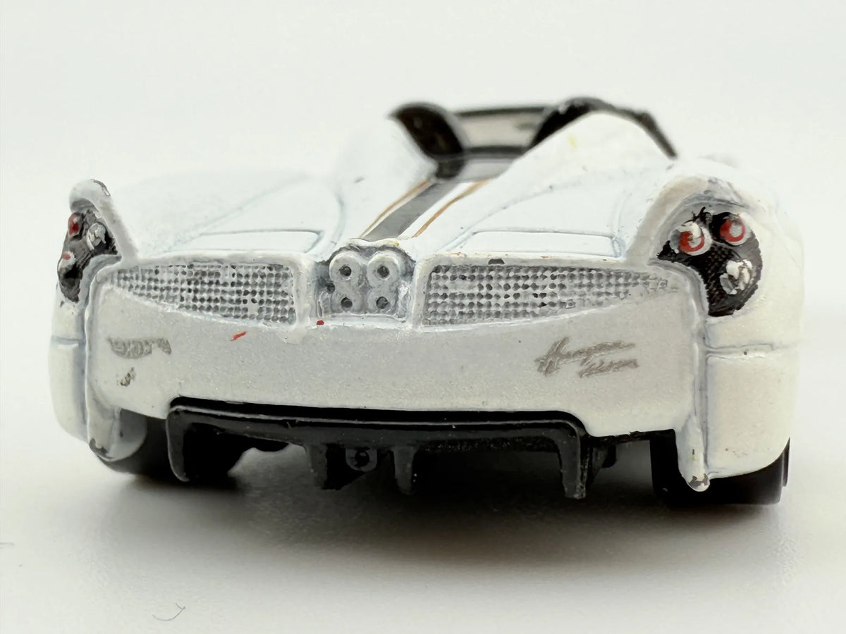 '17 PAGANI HUAYRA ROADSTER, Hot Wheels 2017, Die cast DTW86, Biały, 1:64 – zdjęcie 5