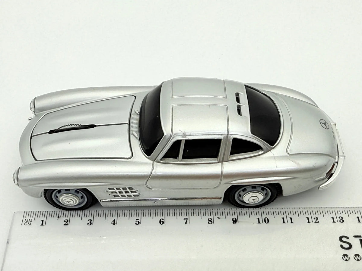 Mercedes-Benz 300 Sl Srebrny 1:32 – zdjęcie 5