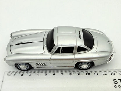 Mercedes-Benz 300 Sl Srebrny 1:32 – zdjęcie 5