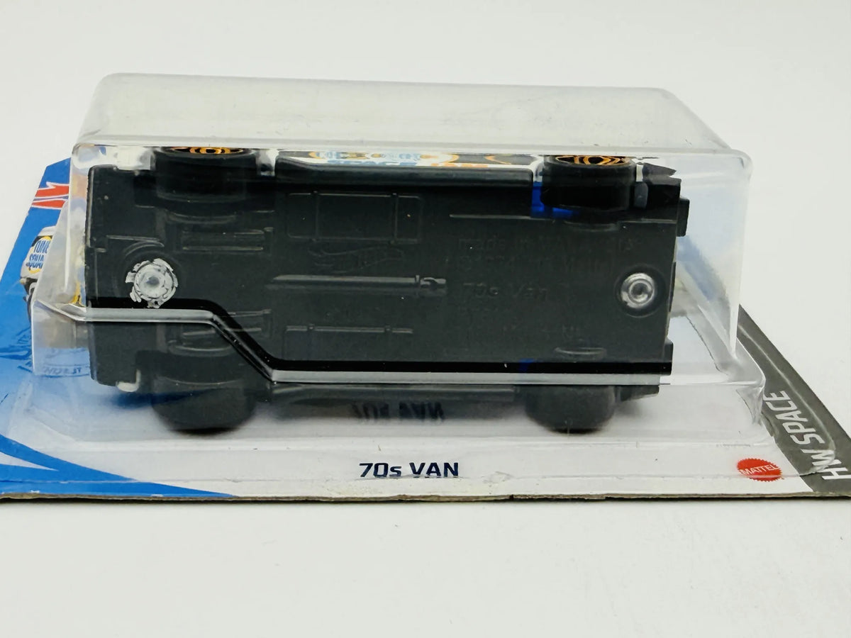 70S Van Hot Wheels 2021 HW Space 1:64 Van SPACE JAM Blister Biały – zdjęcie 5