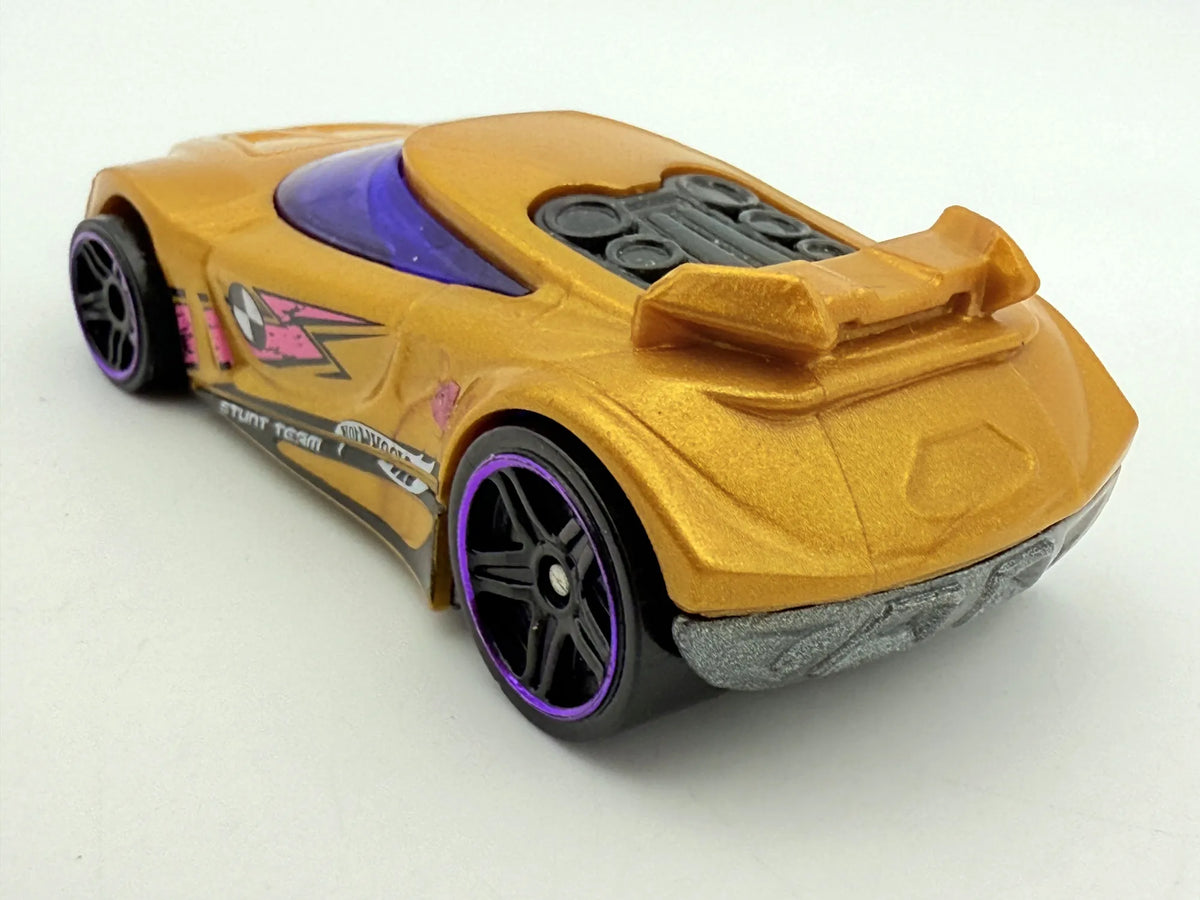 Chicane Hot Wheels Złoty 1:64 – zdjęcie 5