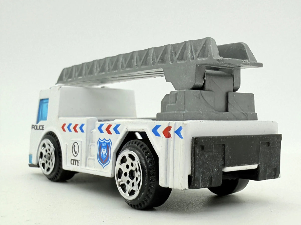 Wóz Drabinowy Police, Policja, Straż pożarna, Die cast Resoraki, Biały 1:64 – zdjęcie 5