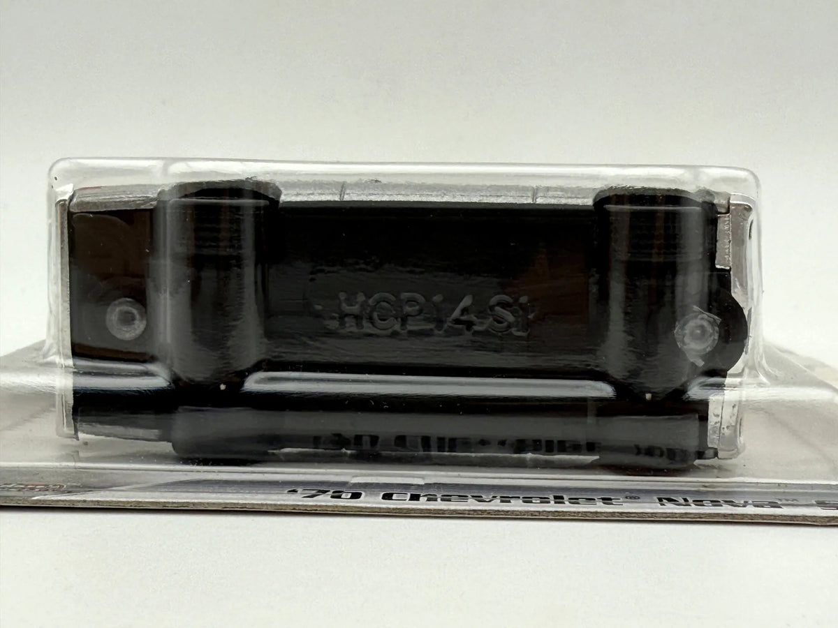 '70 CHEVROLET NOVA SS Premium Hot Wheels 2021 Srebrny 1:64 Protektor – zdjęcie 5