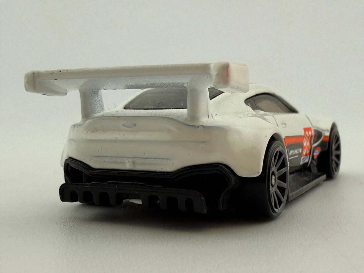 Aston Martin Vantage Gte Hot Wheels 2021 Biały 1:60 – zdjęcie 5