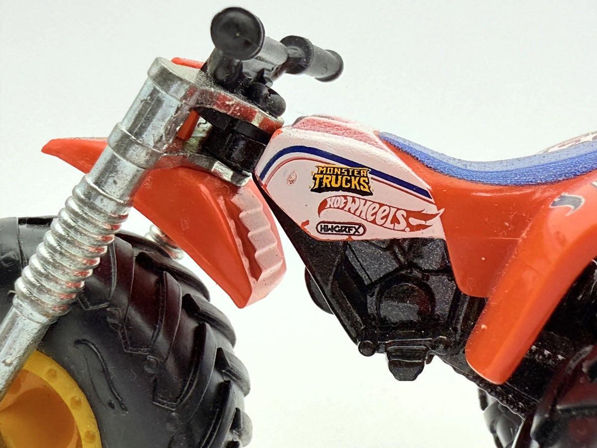 Monster Truck Hot Wheels Czerwony 1:64 – zdjęcie 5