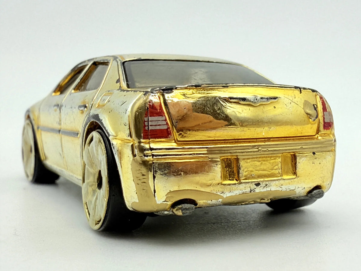 Chrysler 300C GOLD 2005, DCC, Hot Wheels, resoraki, die cast, 1:64 – zdjęcie 5