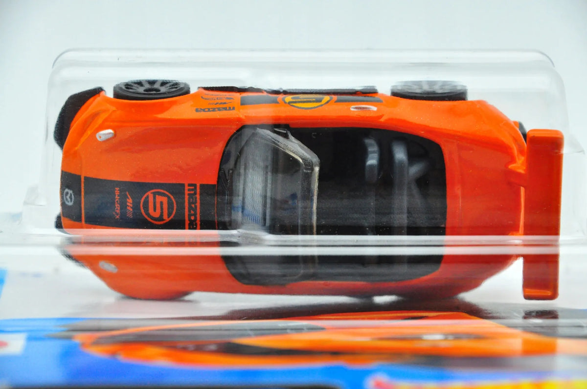 '15 MAZDA MX-5 MIATA, Hot Wheels 2024, Resoraki Die cast HTD22 Pomarań 1:64 – zdjęcie 5