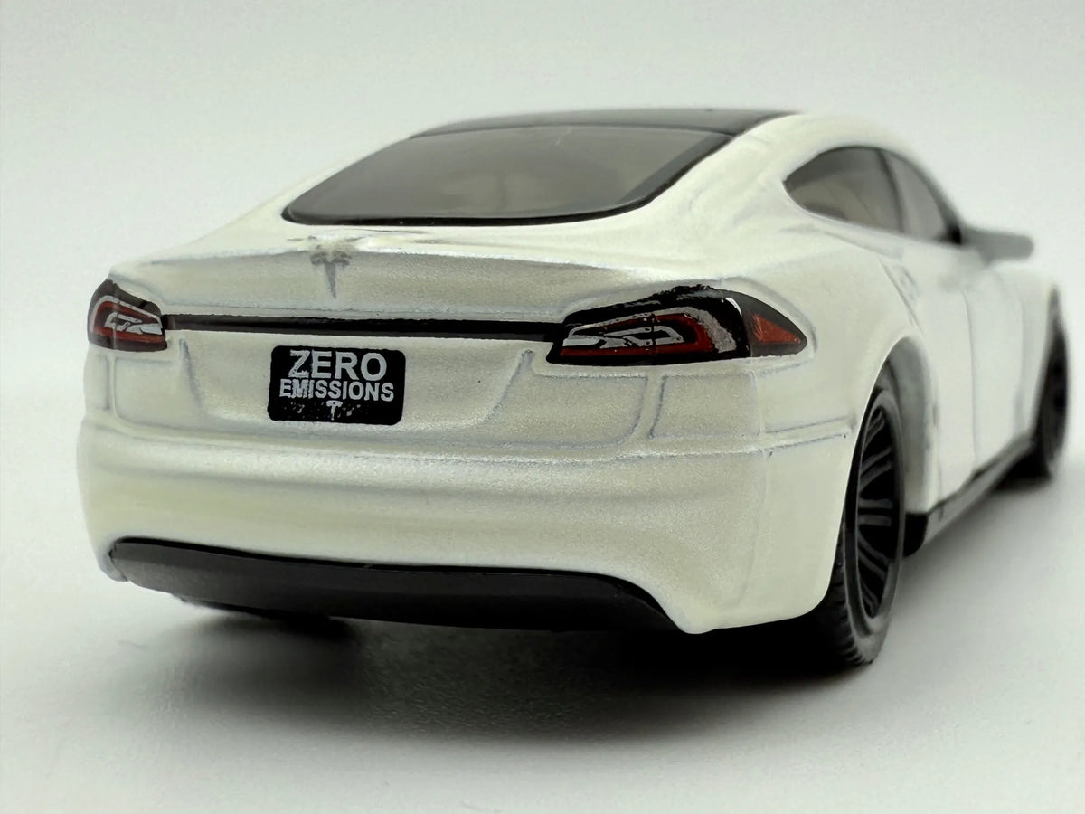 Tesla Model S Matchbox 2022 Biały 1:64 Sedan – zdjęcie 5