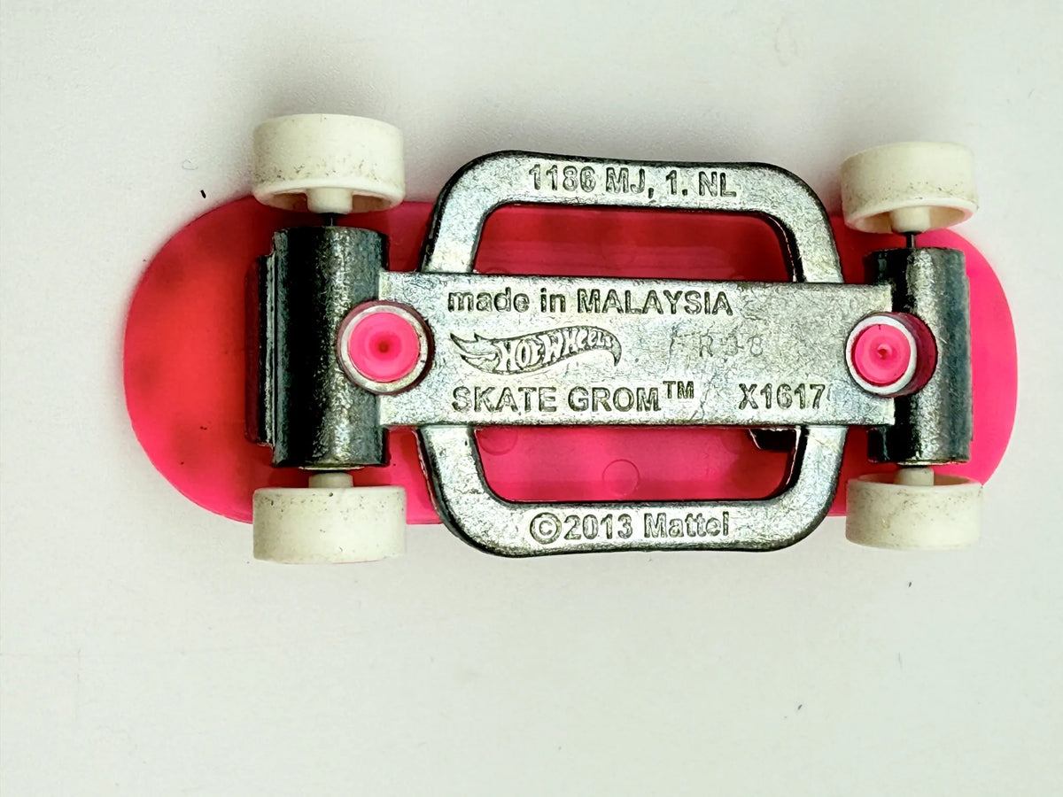 SKATE GROM, Skate Punk, Hot Wheels 2013, Die cast X1617, Różowy, Resoraki – zdjęcie 5