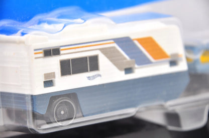 VOLVO 240 DRIFT CAMPER Hot Wheels 2023 Niebieski, 1:64 – zdjęcie 5
