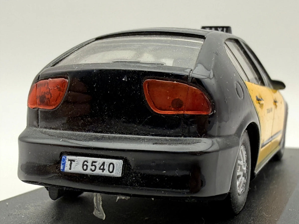SEAT LEON, TAXI BARCELONA 1999, AmerCom 2006, Die cast Czarny 1:43 Resoraki – zdjęcie 5