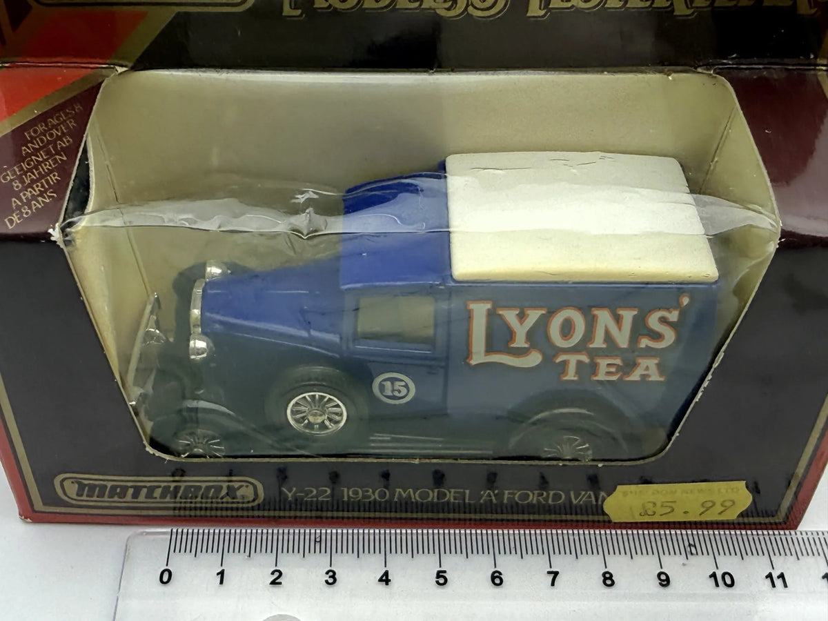 1930 MODEL A FORD VAN Matchbox 1986 Niebieski 1:40 Made in Macau Lyons' Tea – zdjęcie 5