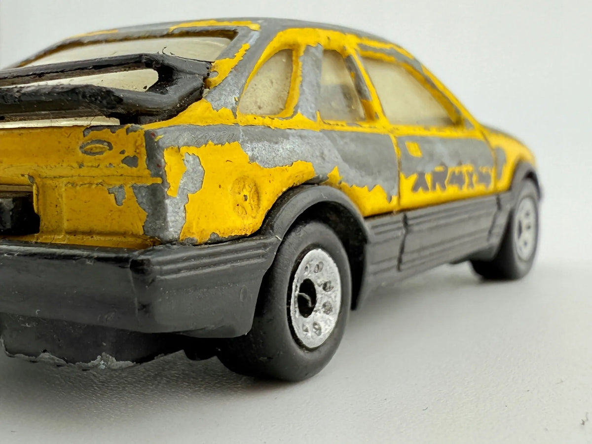 Ford Sierra Xr4I Matchbox 1983 Żółty 1:58 Made in Macau – zdjęcie 5