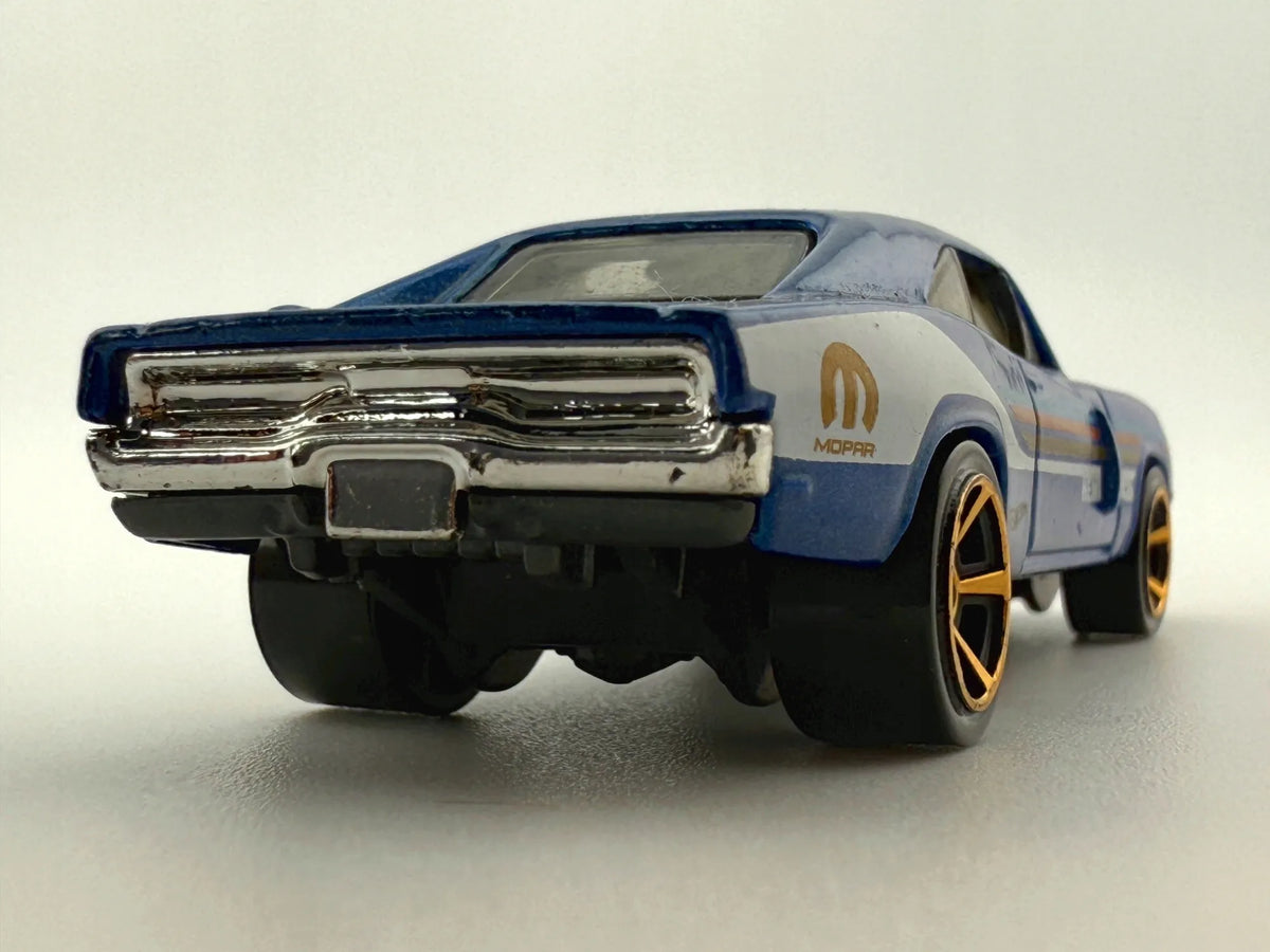 1970 Dodge Charger Hot Wheels 2010 1:64 Niebieski – zdjęcie 5