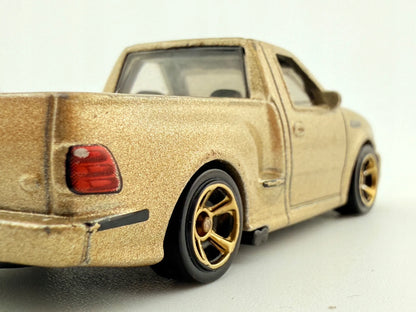 F-150 Svt Lightning Hot Wheels 2020 Złoty 1:64 – zdjęcie 5
