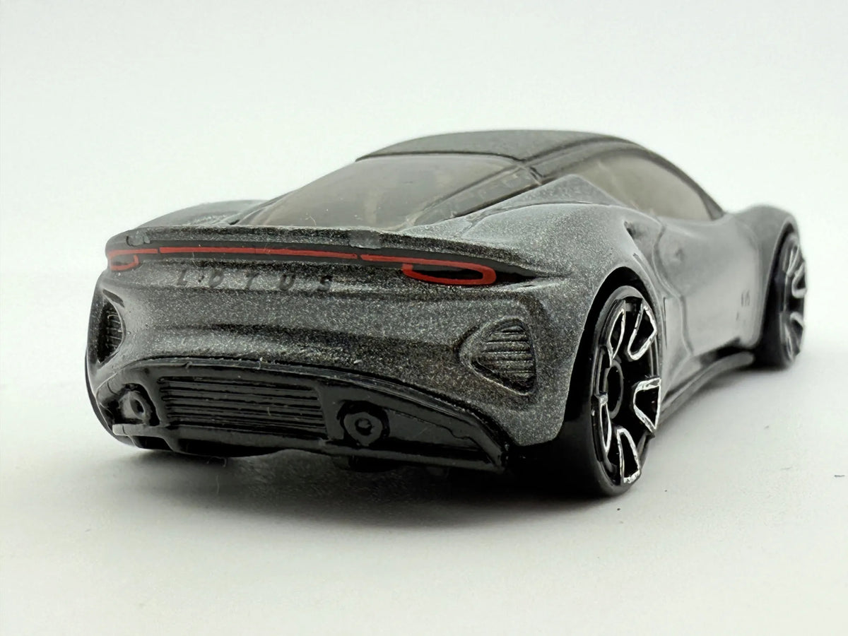 Lotus Emira Hot Wheels Szary 1:64 – zdjęcie 5