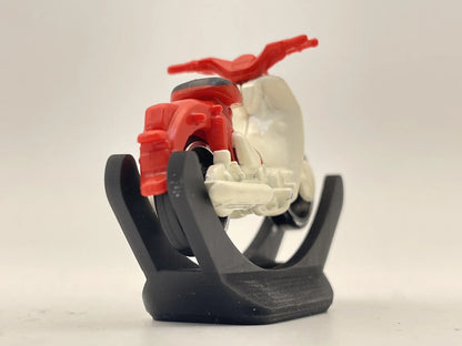 MOTOCYKL Honda Super Cub, Hot Wheels 2022 + Stojak Resoraki, R32, 1:64 – zdjęcie 5