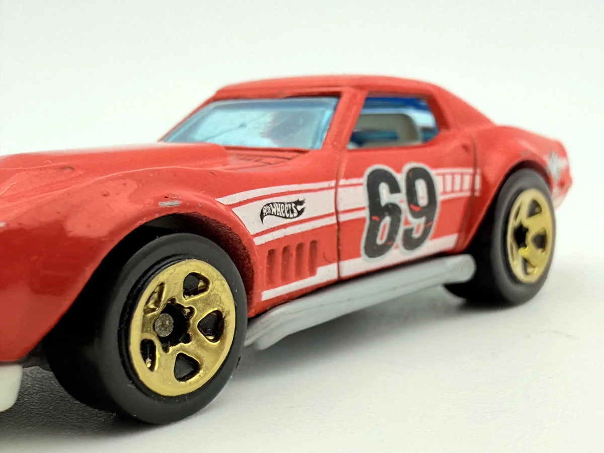 '69 Copo Corvette Hot Wheels Czerwony 1:64 – zdjęcie 5