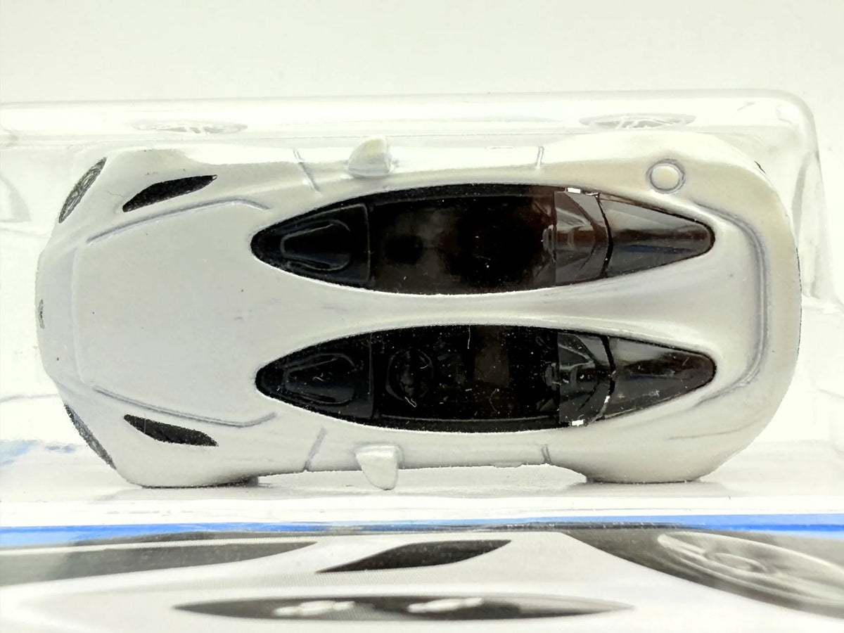 ASTON MARTIN V12 SPEEDSTER, Hot Wheels 2021, Die cast HHF41, Biały, 1:64 – zdjęcie 5