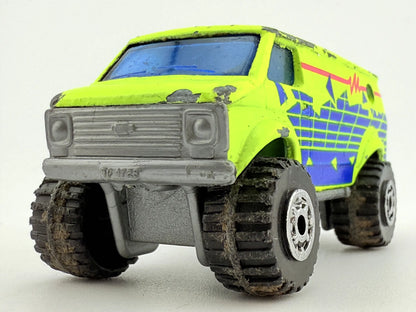 4X4 Chevy Van Matchbox Żółty 1:64 – zdjęcie 5