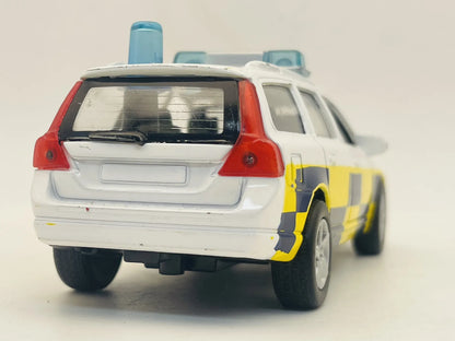 VOLVO V70 POLICE #35 Policja 2001 Biały 1:36 – zdjęcie 5