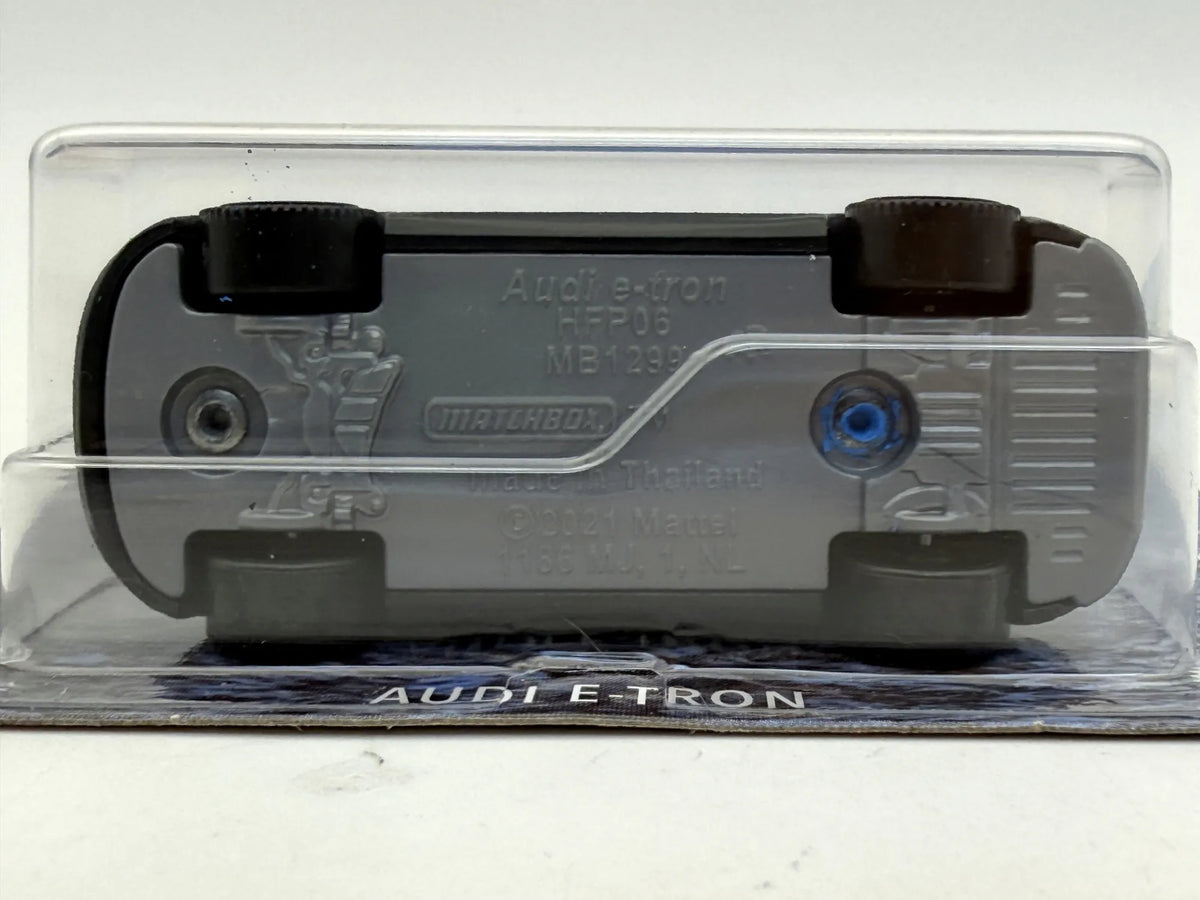 AUDI E-TRON European Streets Matchbox 2024 Niebieski 1:64 – zdjęcie 5