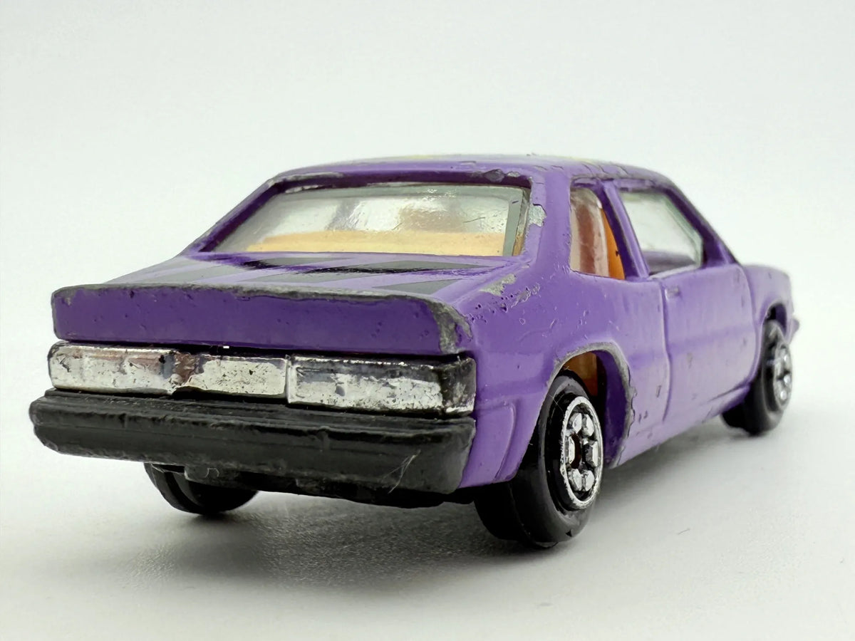 Sedan Yatming Fioletowy 1:64 – zdjęcie 5