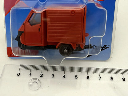 1583 PIAGGIO APE 50 SIKU 2023 Czerwony 1:64 – zdjęcie 5