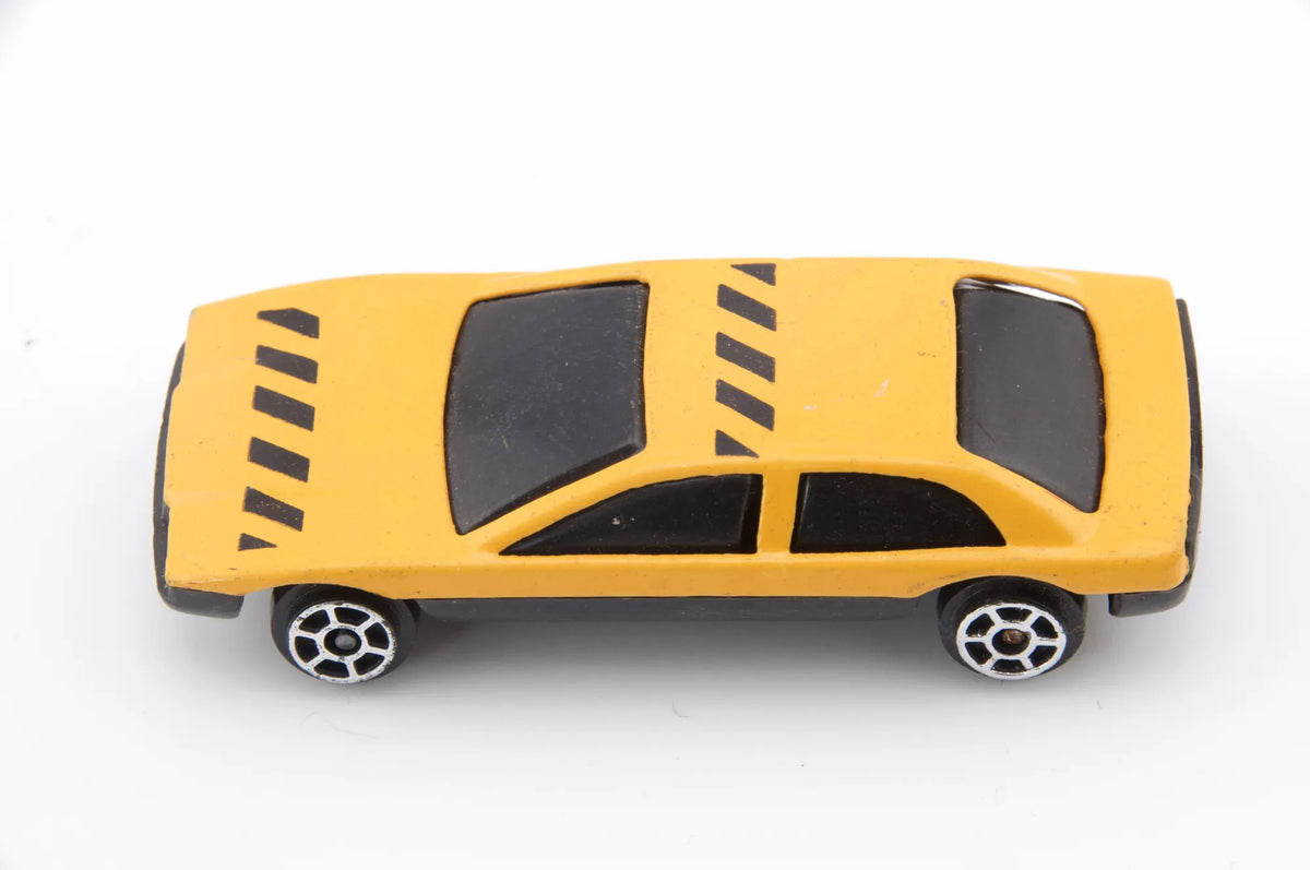 Sportowy Coupe Żółty 1:64 – zdjęcie 5