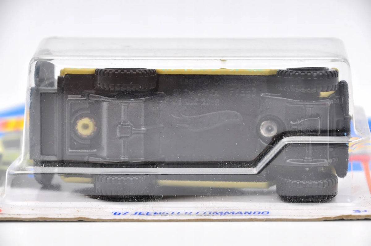 '67 JEEPSTER COMMANDO Hot Wheels 2023 Żółty 1:64 – zdjęcie 5