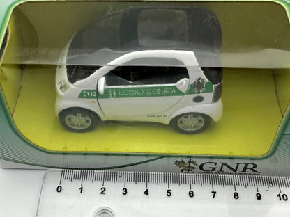 SMART FORTWO Maisto 2011 Biały 1:36 – zdjęcie 5