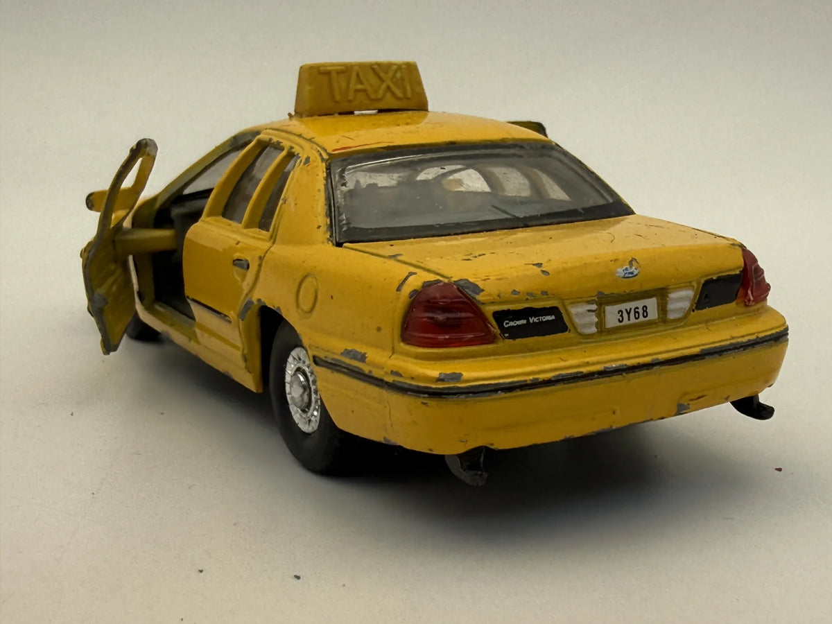 FORD 1999 CROWN VICTORIA TAXI WELLY 1999 ŻÓŁTY 1:29 – zdjęcie 5