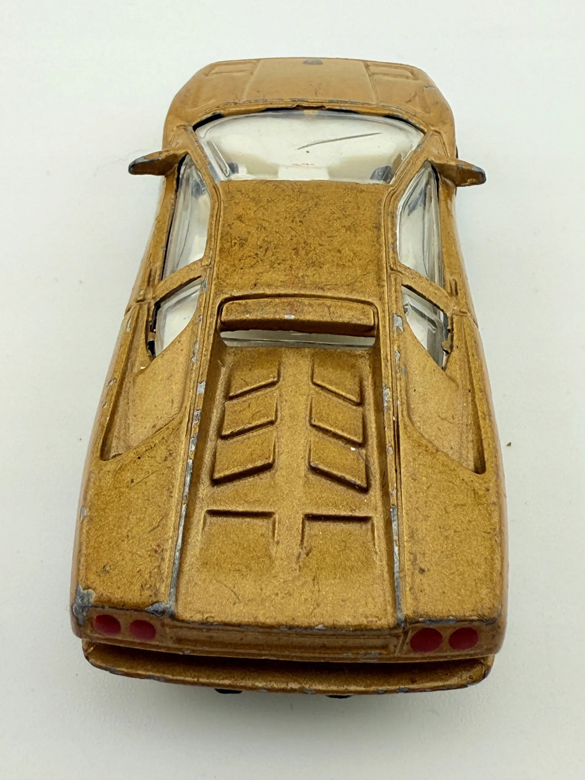 Ferrari F40 Maisto Złoty 1:64 – zdjęcie 5