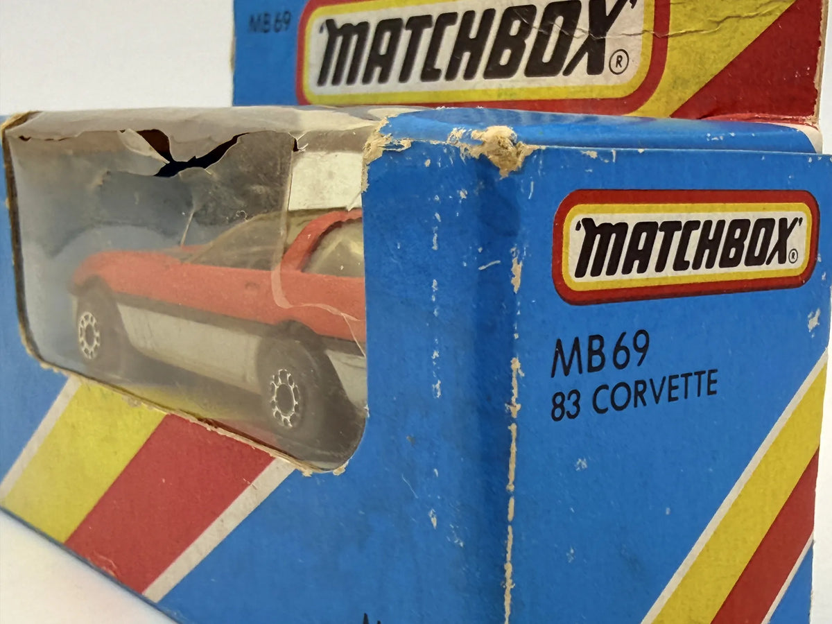 '83 CORVETTE Mainline Matchbox 1981 Czerwony 1:64 Made in Macau – zdjęcie 5