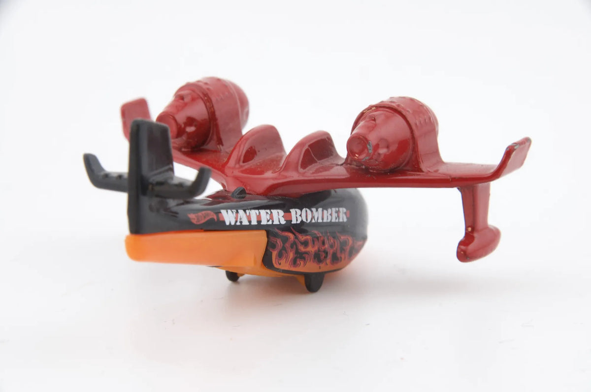 Water Bomber Hot Wheels Czarno-Czerwony 1:100 – zdjęcie 5