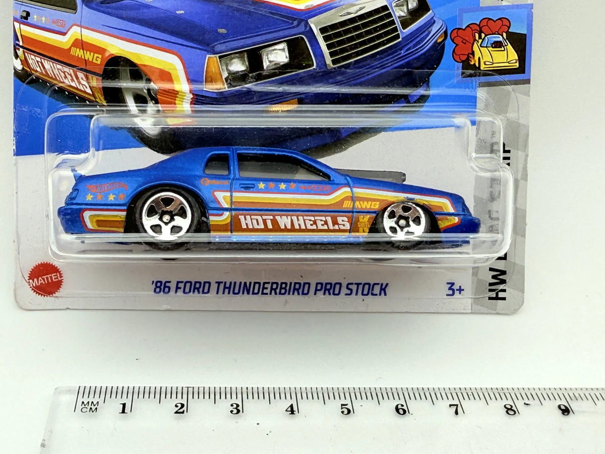 '86 Ford Thunderbird Pro Stock, Hot Wheels 2023, Die cast HKH32, Nieb. 1:64 – zdjęcie 5