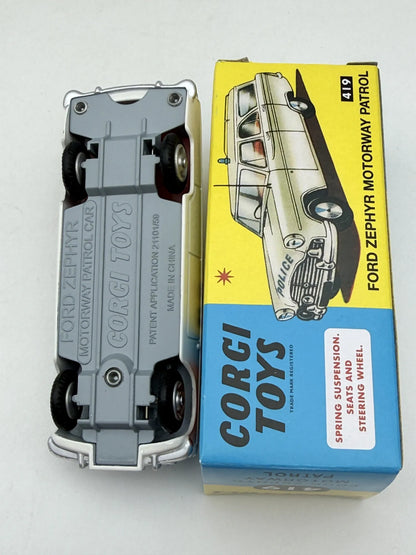 FORD ZEPHYR MOTORWAY PATROL POLICE Policja Corgi Biały 1:43 – zdjęcie 6