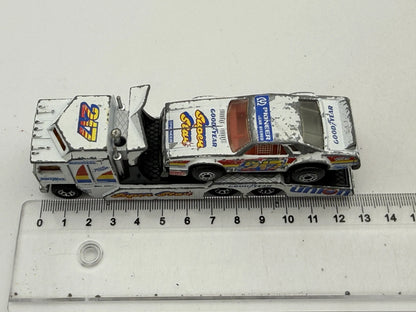 Team Convoy TM-2 Kenworth + Chevy Pro Truckmate Matchbox 1983 Biały 1:80 – zdjęcie 6