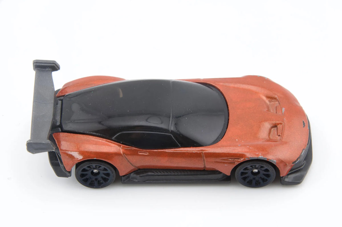 Aston Martin Vulcan Hot Wheels Pomarańczowy 1:64 – zdjęcie 6