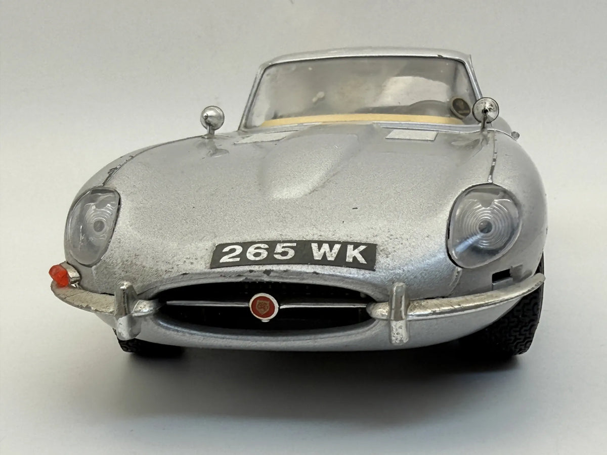 Jaguar E-Type Series 1 Coupe Bburago 1961 Srebrny 1:18 Made in Italy – zdjęcie 6
