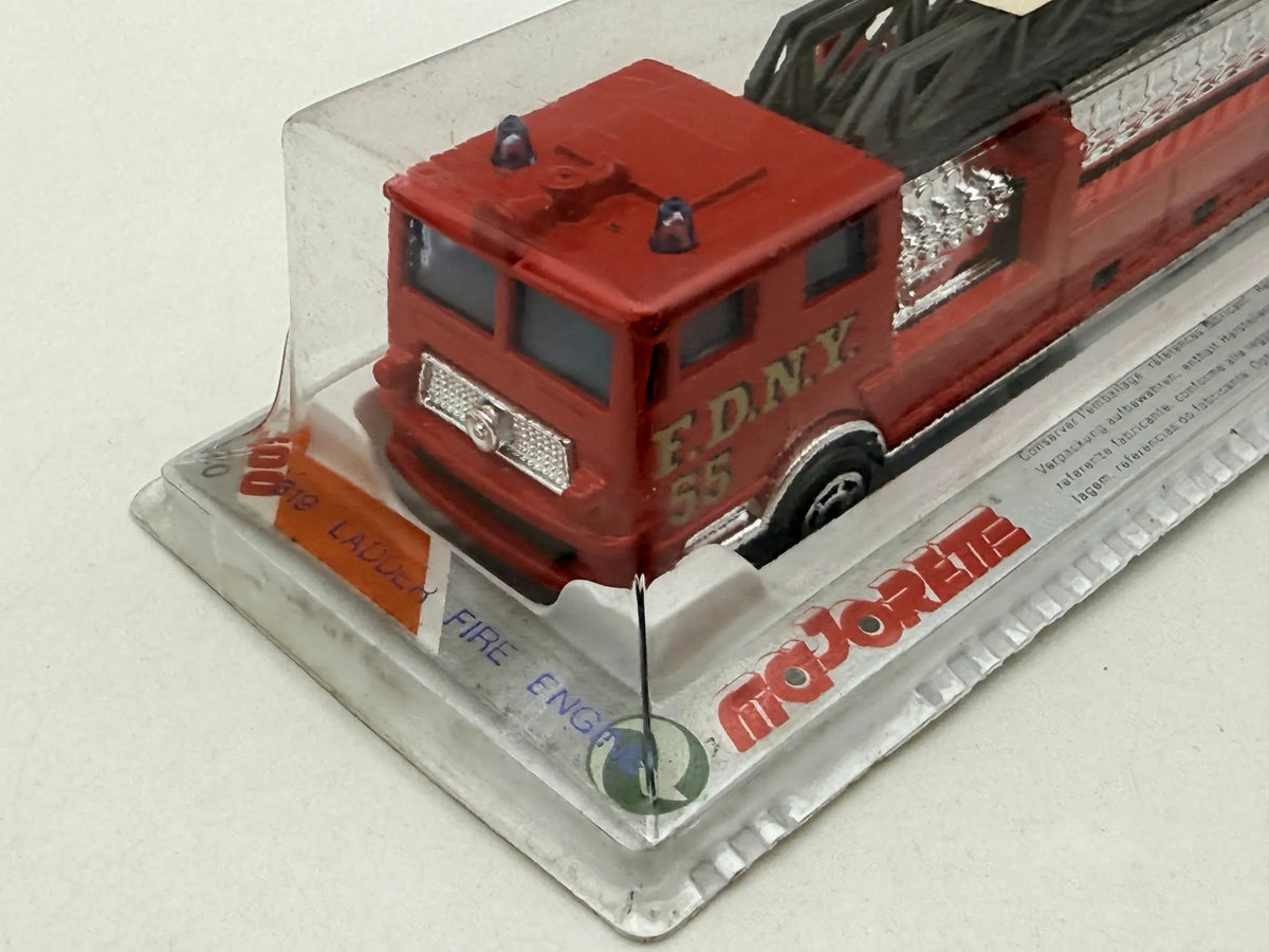 WÓZ STRAŻACKI FDNY 55 Straż pożarna Majorette '90 Czerwony 1:89 – zdjęcie 6