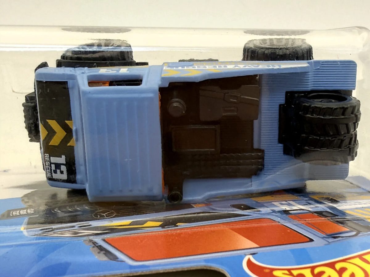 MERCEDES-BENZ UNIMOG 1300L HW Haulers Hot Wheels 2023 Niebieski 1:64 – zdjęcie 6