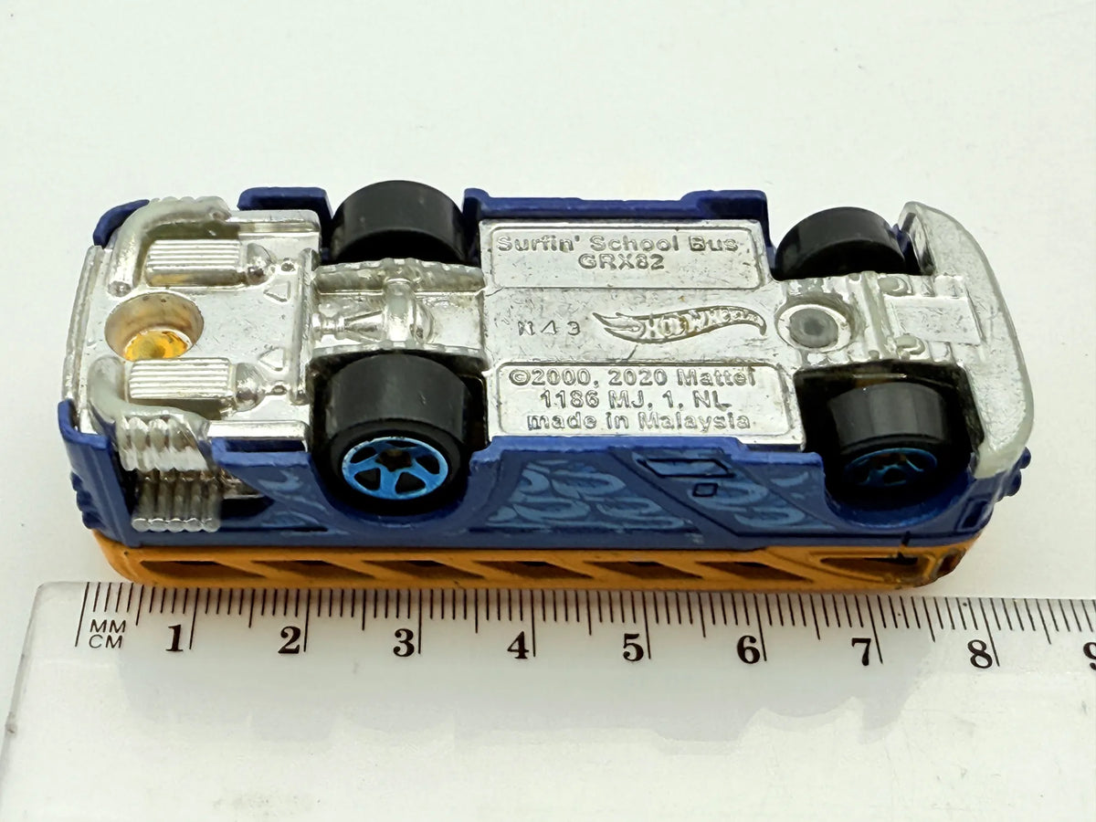 Surfin School Bus Hot Wheels Żółty 1:64 – zdjęcie 6