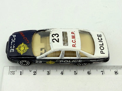 Ford Crown Victoria Czarny 1:64 – zdjęcie 6