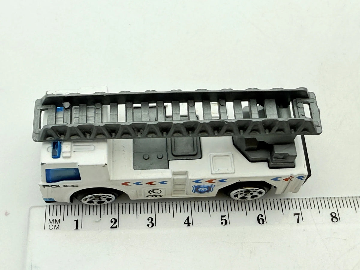 Wóz Drabinowy Police, Policja, Straż pożarna, Die cast Resoraki, Biały 1:64 – zdjęcie 6
