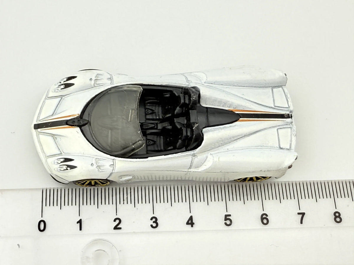 '17 PAGANI HUAYRA ROADSTER, Hot Wheels 2017, Die cast DTW86, Biały, 1:64 – zdjęcie 6