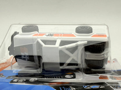 JEEP HW Hot Trucks Hot Wheels 2024 Biały 1:64 – zdjęcie 6