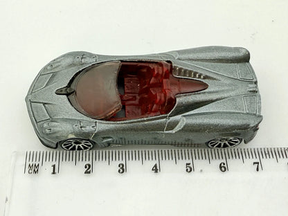 Pagani Huayra Roadster Hot Wheels Srebrny 1:64 – zdjęcie 6