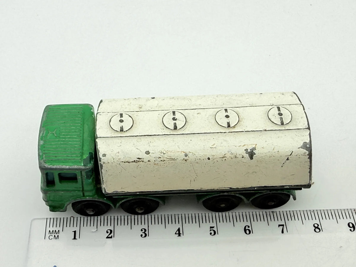 Leyland Petrol Tanker, Matchbox, made in England, die cast resoraki, 1:64 – zdjęcie 6